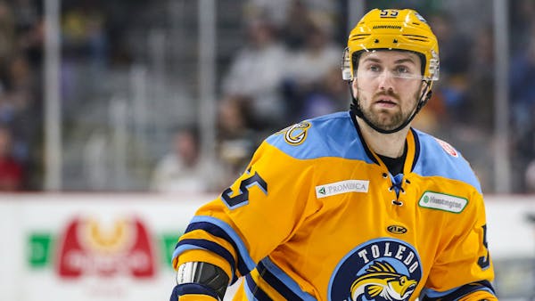 Walleye shut down Wings, 4-1, to clinch Central Division title