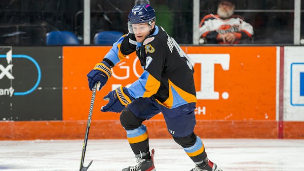Sawchuk, Fish score six goals for 20th win